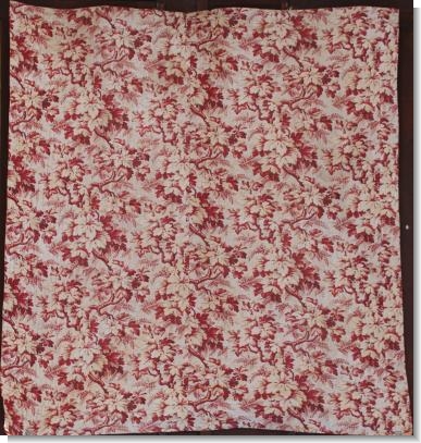 RED PRINTED QUILT