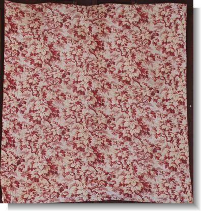 RED PRINTED QUILT